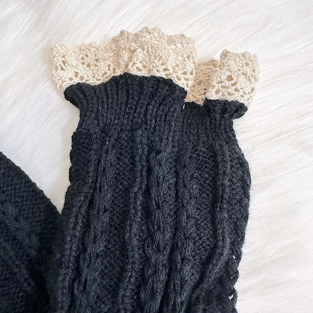 NWT Charlotte Russe Crochet Knit Boot Cuffs Toppers Black with Ivory OS